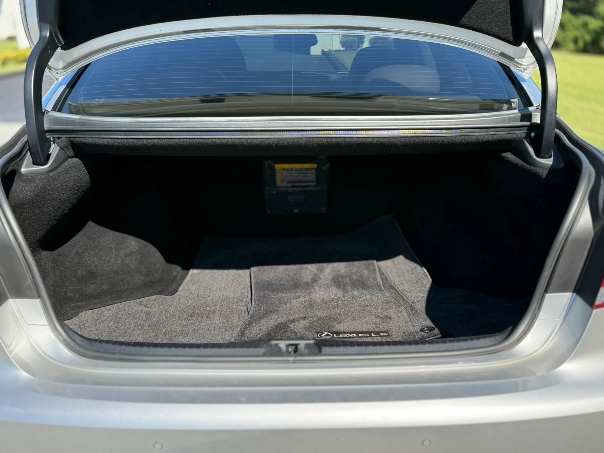 Used 2015 Lexus LS 460 w/ Comfort Package RWD image 14