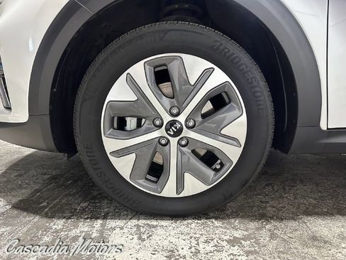 Used 2019 Kia Niro EX w/ Cold Weather Package 2.0 FWD image 32