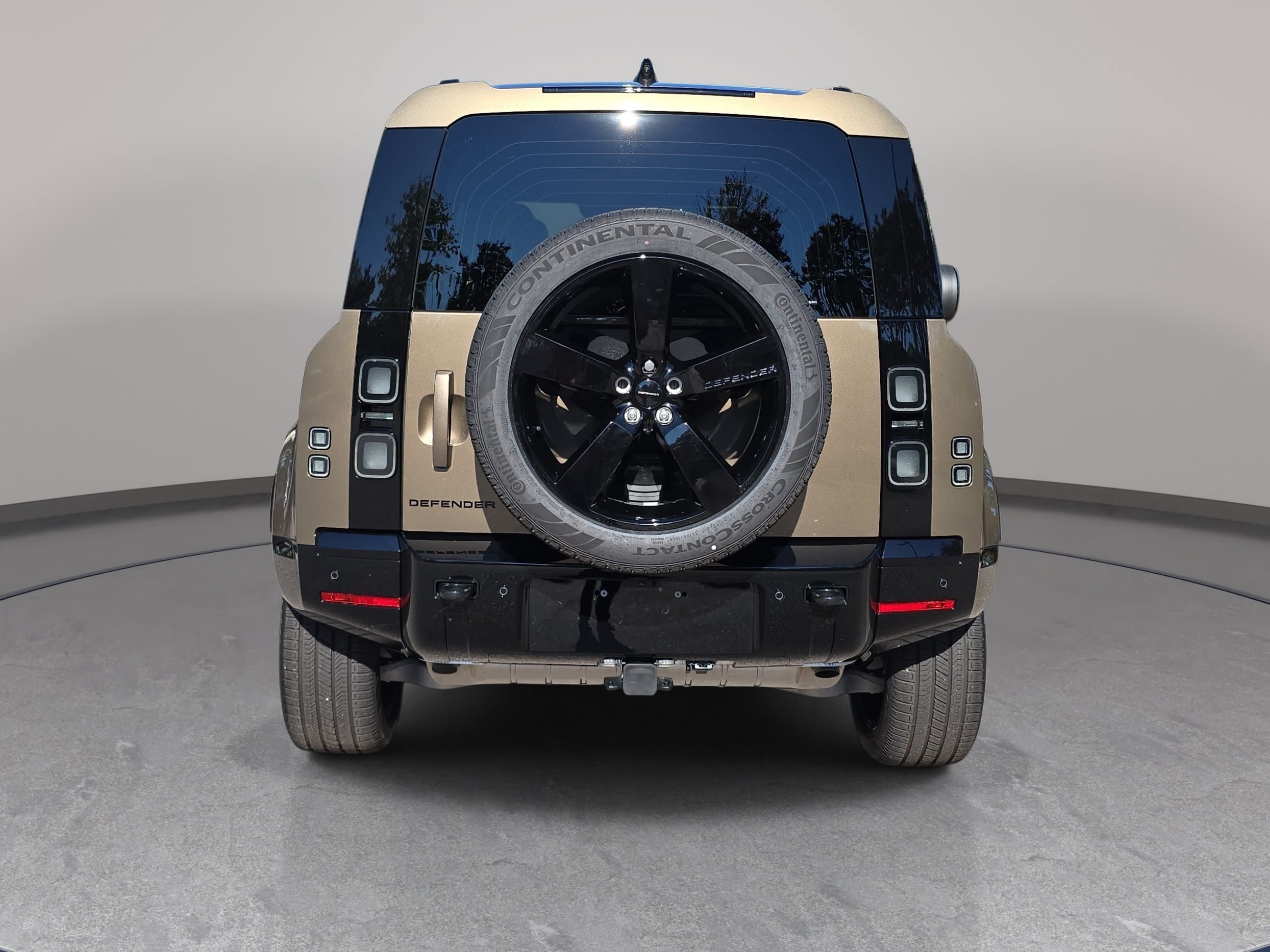 New 2026 Land Rover Defender 110 X-Dynamic SE AWD/4WD image 6