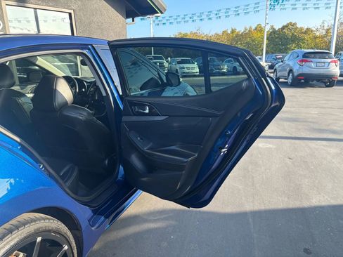 Used 2018 Nissan Maxima 3.5 SV image 16