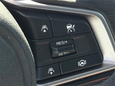 Used 2023 Subaru Outback Premium image 11