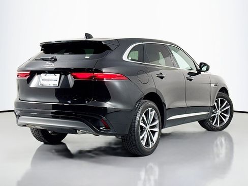 Used 2025 Jaguar F-PACE R-Dynamic S image 11