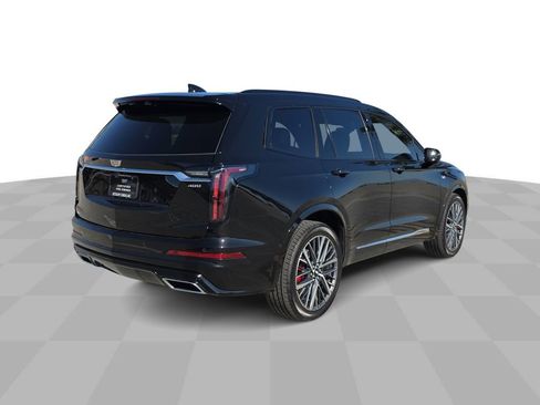 Used 2024 Cadillac XT6 Sport w/ Technology Package image 8