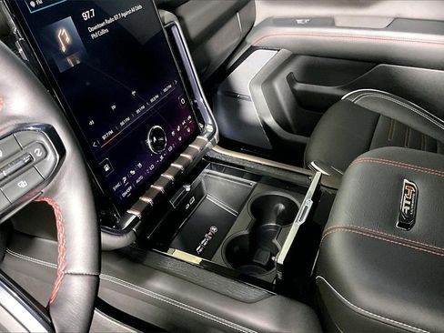 Used 2025 GMC Yukon AT4 Ultimate image 13