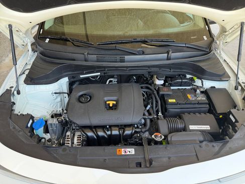 Used 2025 Kia Soul LX w/ LX Technology Package FWD image 30