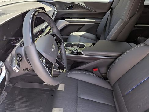 New 2026 Cadillac Lyriq Premium Luxury image 7