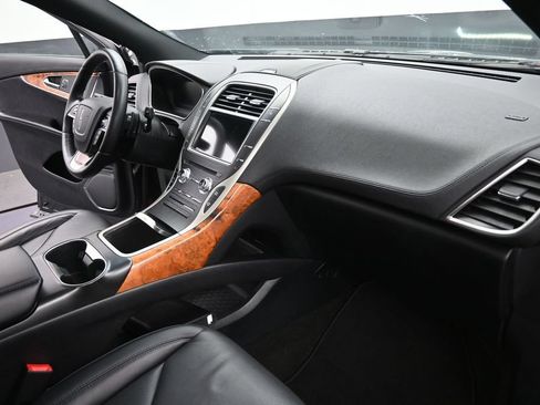 Used 2020 Lincoln Nautilus Reserve AWD/4WD image 16