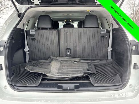 Used 2023 Toyota Highlander L image 34