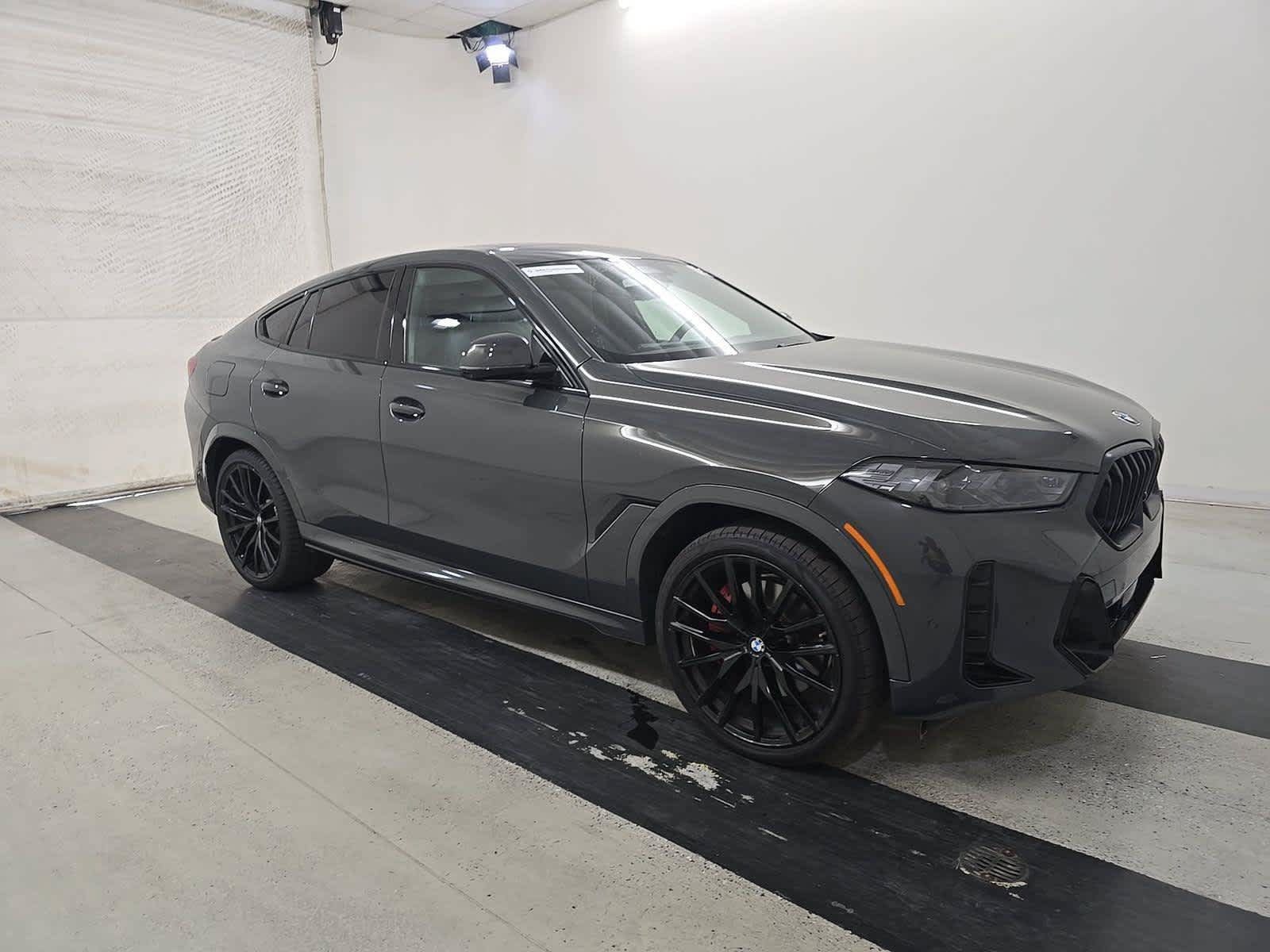 Used 2026 BMW X6 xDrive40i w/ Premium Package AWD/4WD image 2