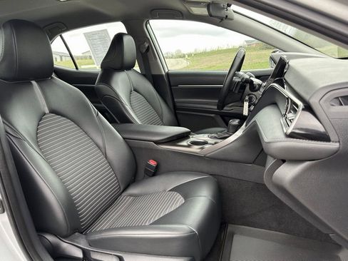 Used 2023 Toyota Camry SE image 20
