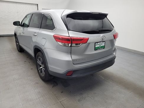 Used 2018 Toyota Highlander LE image 5