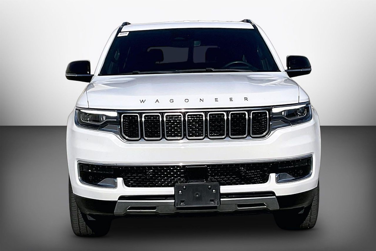 Used 2024 Jeep Wagoneer Series III AWD/4WD image 3