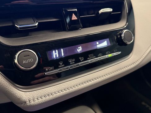 Used 2023 Toyota Corolla SE image 13