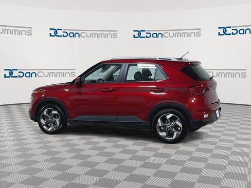 Used 2024 Hyundai Venue SEL FWD image 7