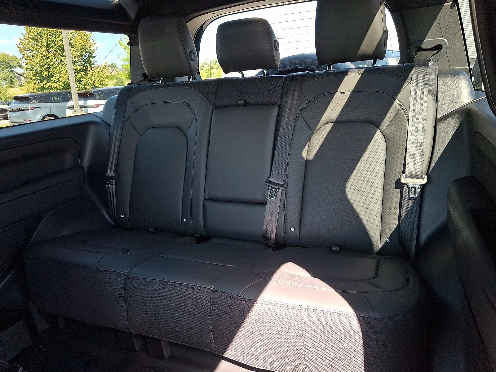 New 2026 Land Rover Defender 90 V8 AWD/4WD image 9