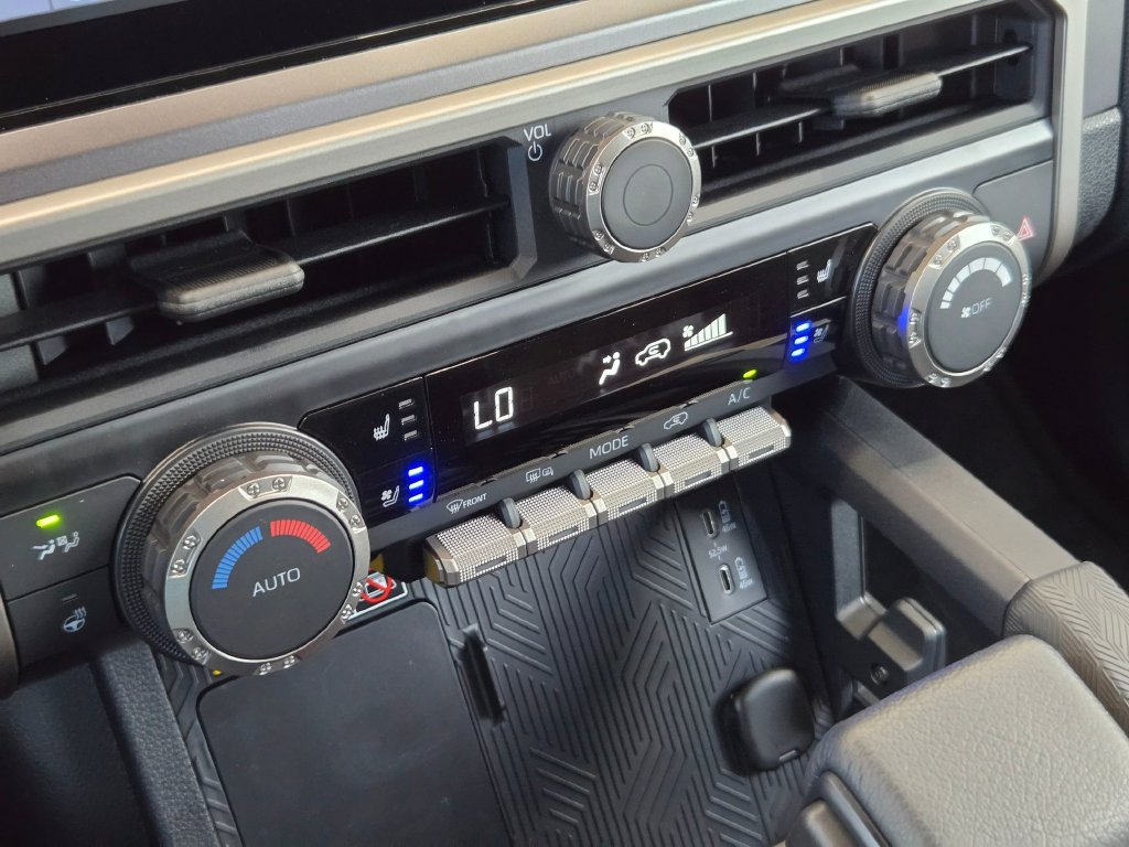 Used 2026 Toyota 4Runner TRD Off-Road Premium AWD/4WD image 18