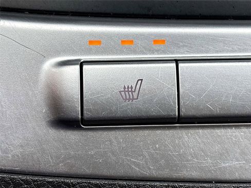 Used 2025 Kia Carnival FWD image 20