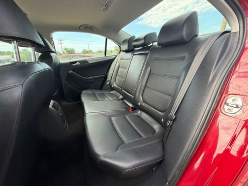 Used 2017 Volkswagen Jetta SE FWD image 12