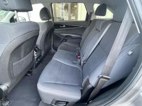 Used 2019 Kia Sorento FWD w/ LX Convenience Package image 13