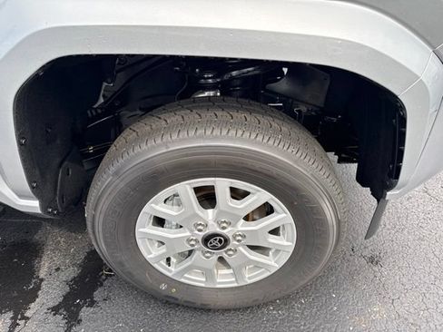 Used 2026 Toyota Tacoma SR5 AWD/4WD image 37