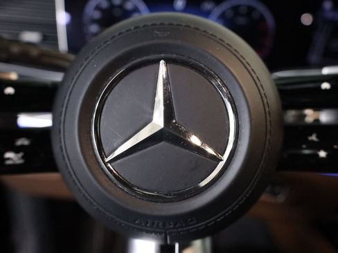 Used 2024 Mercedes-Benz GLS 450 4MATIC image 15