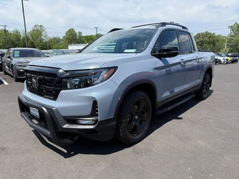 Used 2025 Honda Ridgeline Black Edition image 2