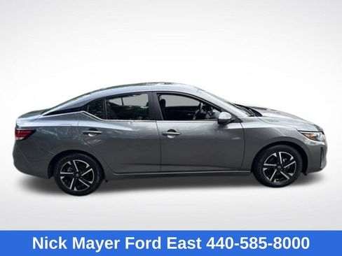 Used 2024 Nissan Sentra SV FWD image 9