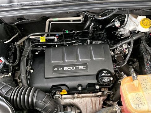 Used 2020 Chevrolet Trax LS FWD image 32
