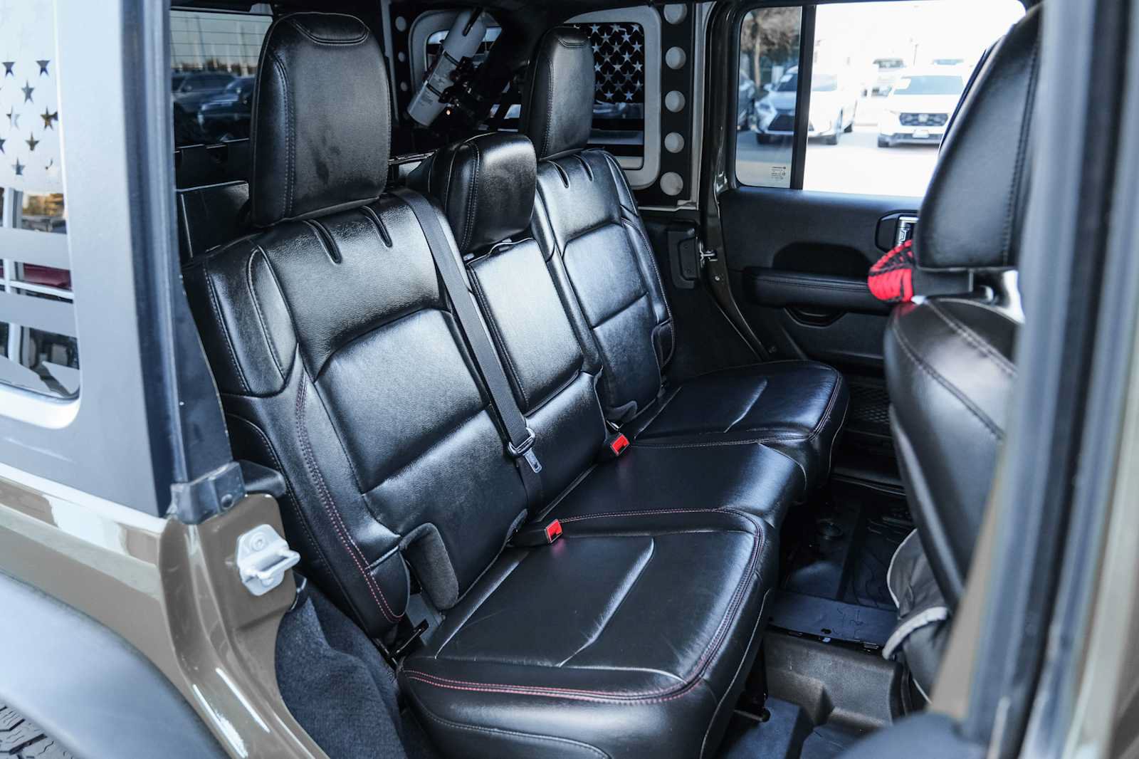 Used 2021 Jeep Wrangler Unlimited Rubicon AWD/4WD image 36