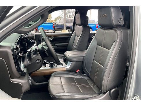 Used 2024 Chevrolet Silverado 1500 High Country w/ Technology Package image 26