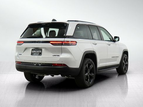 Used 2024 Jeep Grand Cherokee Limited w/ Luxury Tech Group II AWD/4WD image 5