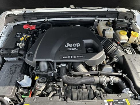 Used 2022 Jeep Wrangler Unlimited Sahara image 13