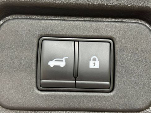 Used 2025 Nissan Rogue SV FWD image 20