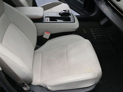 Used 2023 Nissan Ariya FWD image 26