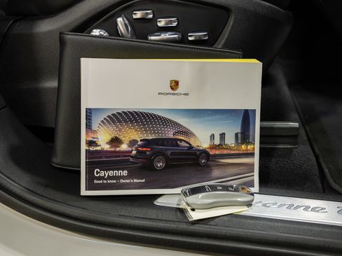 Used 2021 Porsche Cayenne Turbo S image 78