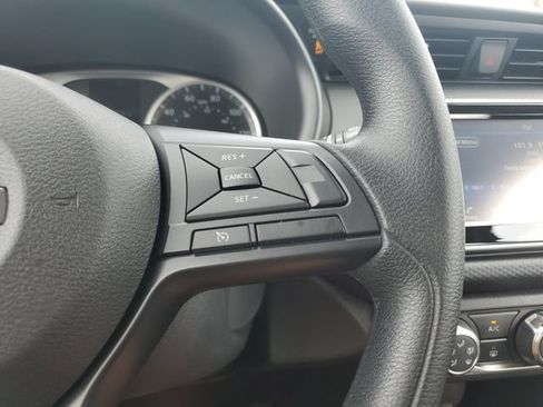 Certified 2025 Nissan Kicks Play S FWD image 21