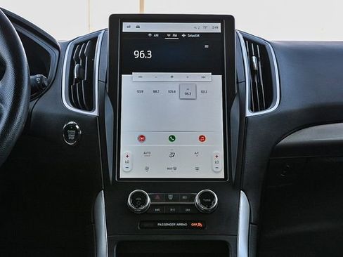 Used 2024 Ford Edge SE w/ Black Appearance Package image 14