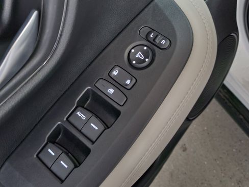 Certified 2026 Honda HR-V LX image 19