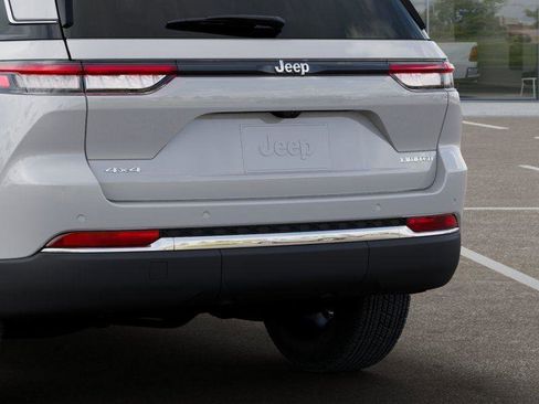 New 2025 Jeep Grand Cherokee Limited w/ Trailer Tow Package image 22