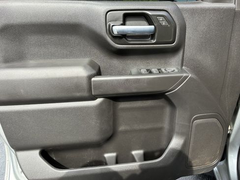 Used 2025 Chevrolet Silverado 1500 Custom Trail Boss AWD/4WD image 25