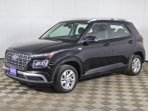 Used 2020 Hyundai Venue SEL FWD image 5