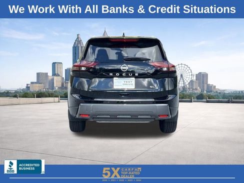 Used 2025 Nissan Rogue SL image 24