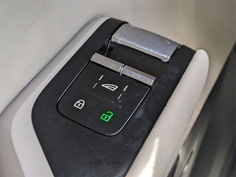 New 2025 Volvo EX90 Plus image 26