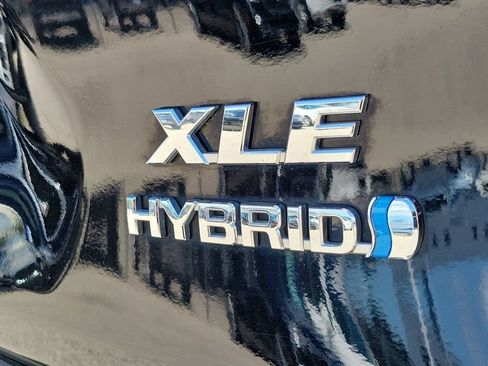 Used 2024 Toyota RAV4 XLE w/ Convenience Package AWD/4WD image 7