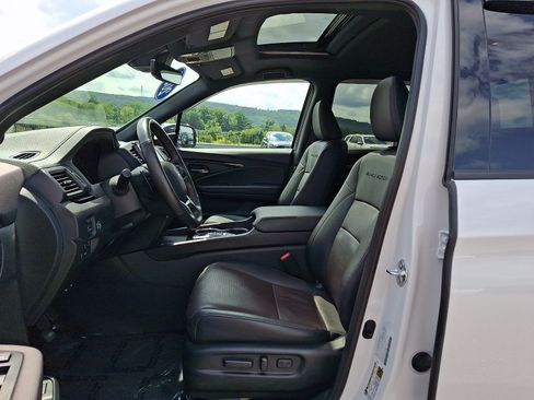 Used 2025 Honda Ridgeline Black Edition image 14