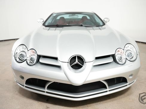 Used 2005 Mercedes-Benz SLR image 4