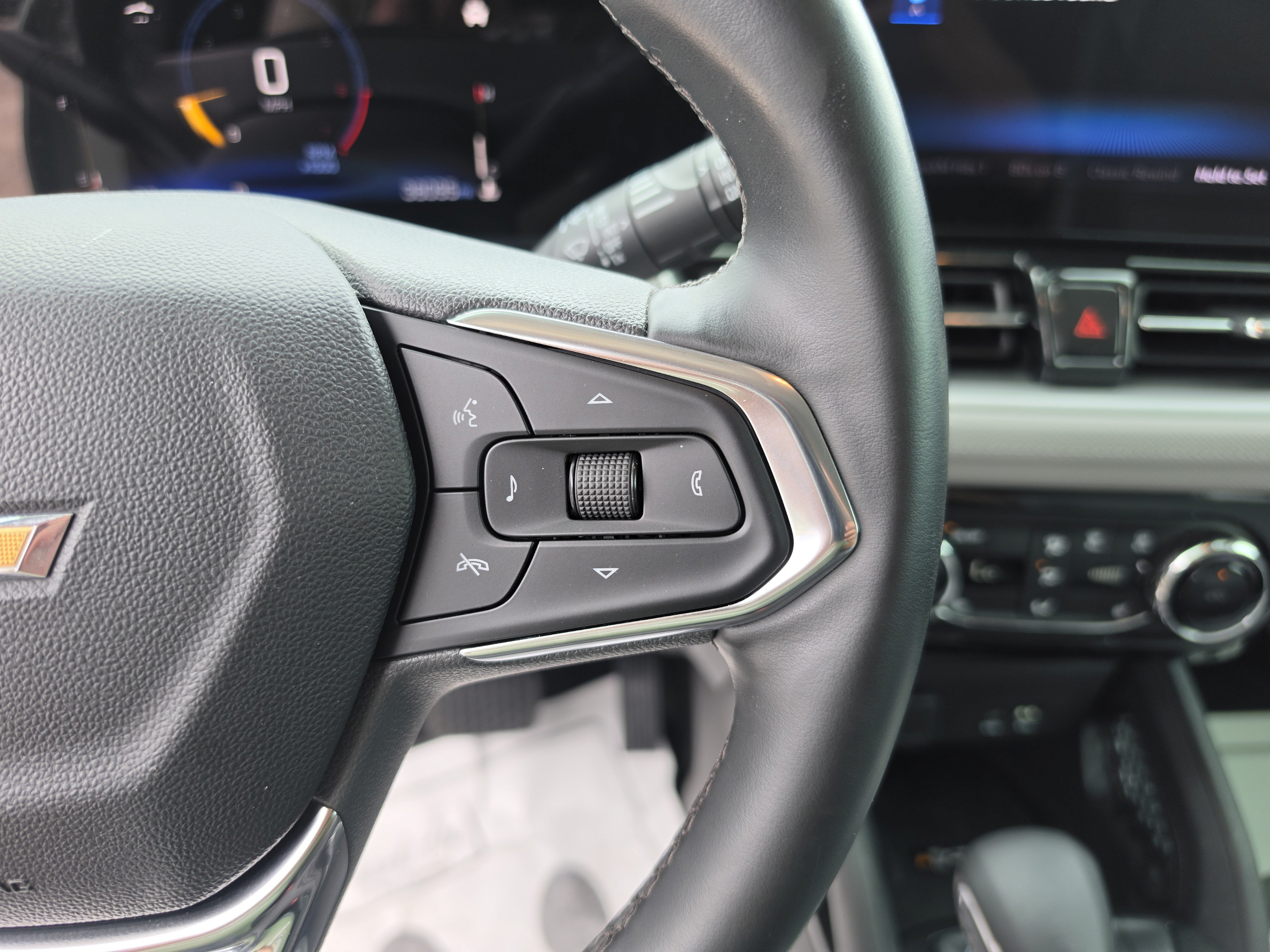 Used 2025 Chevrolet TrailBlazer LT w/ Convenience Package FWD image 34