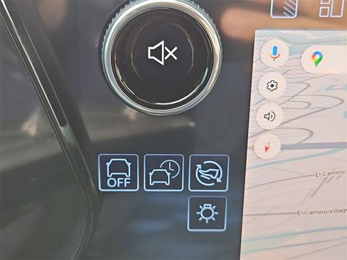 New 2026 Chevrolet Equinox EV LT image 17