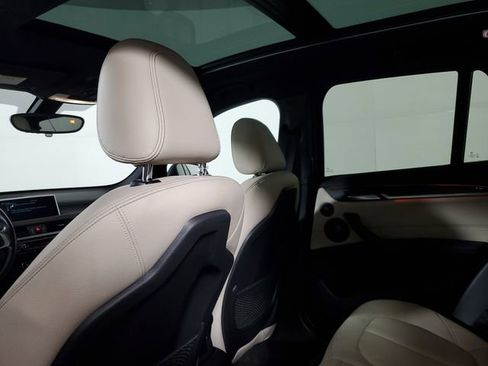 Used 2017 BMW X1 xDrive28i image 12