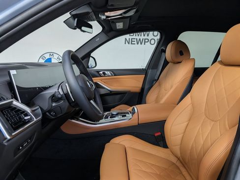 New 2026 BMW X5 xDrive40i w/ M Sport Package AWD/4WD image 2